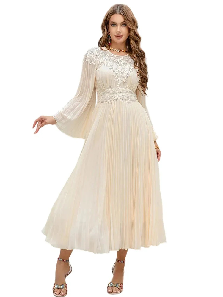 Round neck long sleeves floral embroidered dress